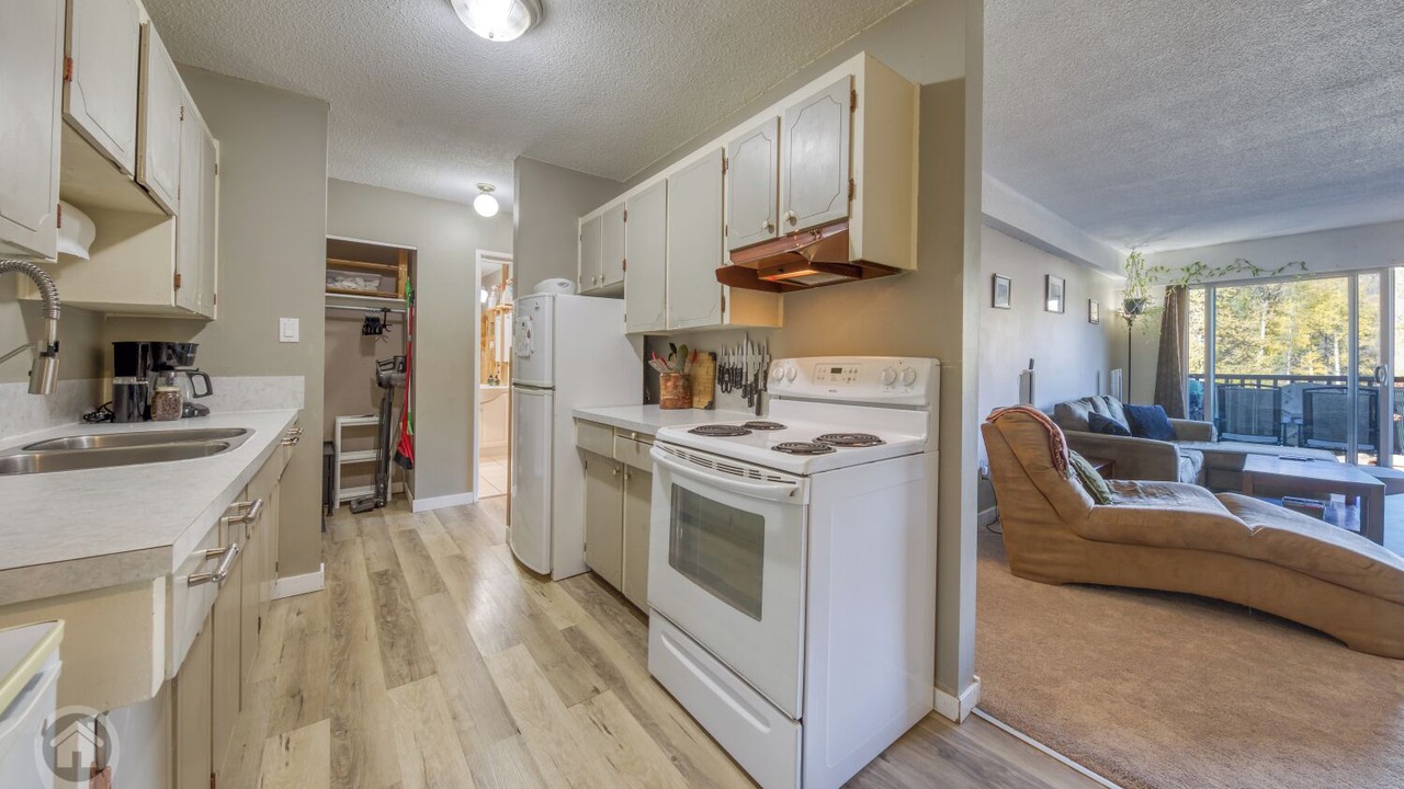 Photo of Kitchen in East Kootenay