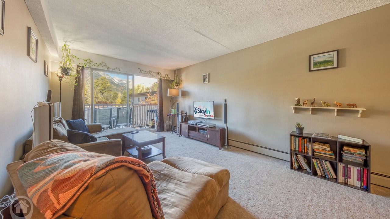 Photo of Livingroom in East Kootenay