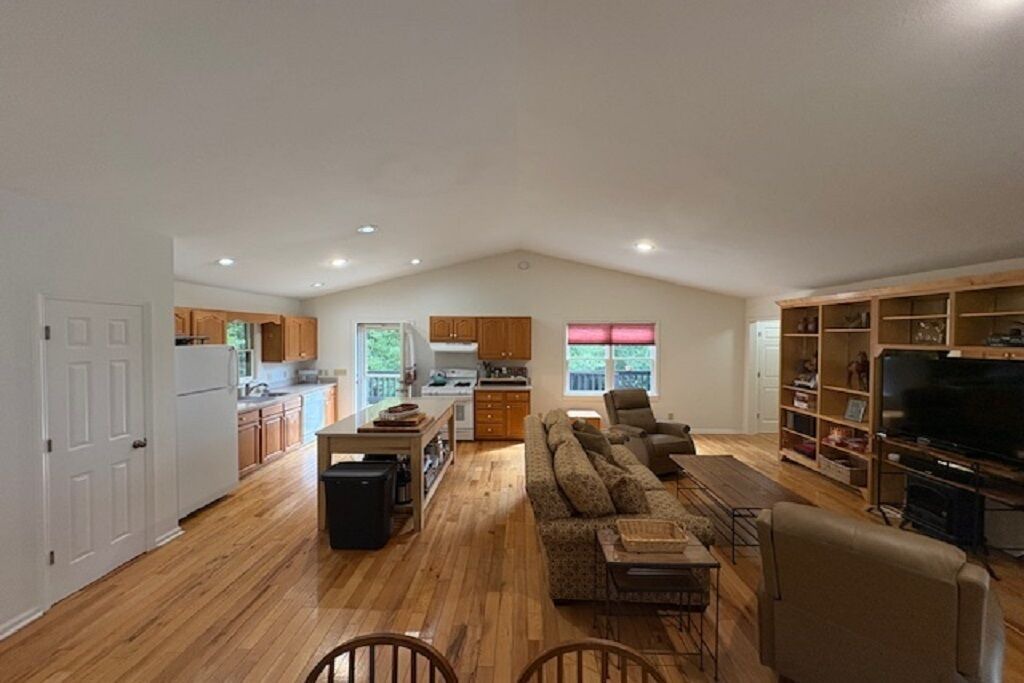 Photo of Livingroom in Cullowhee