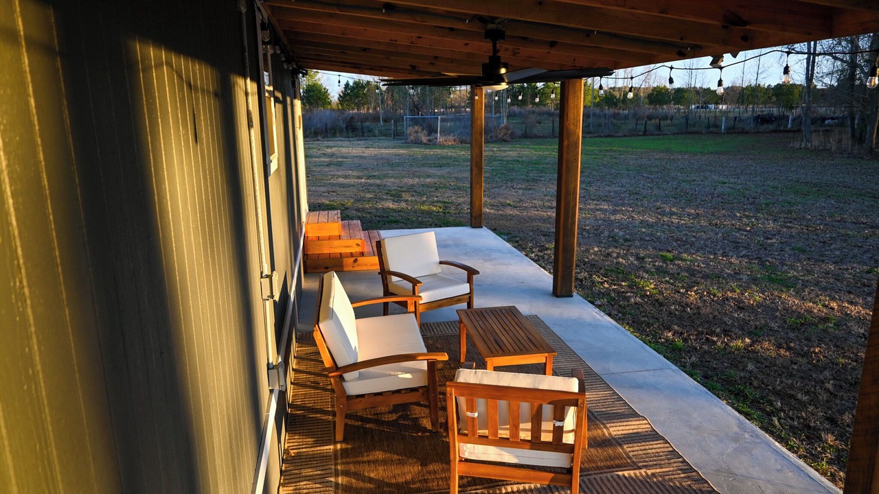 Photo of Patio Balcony in Lydia
