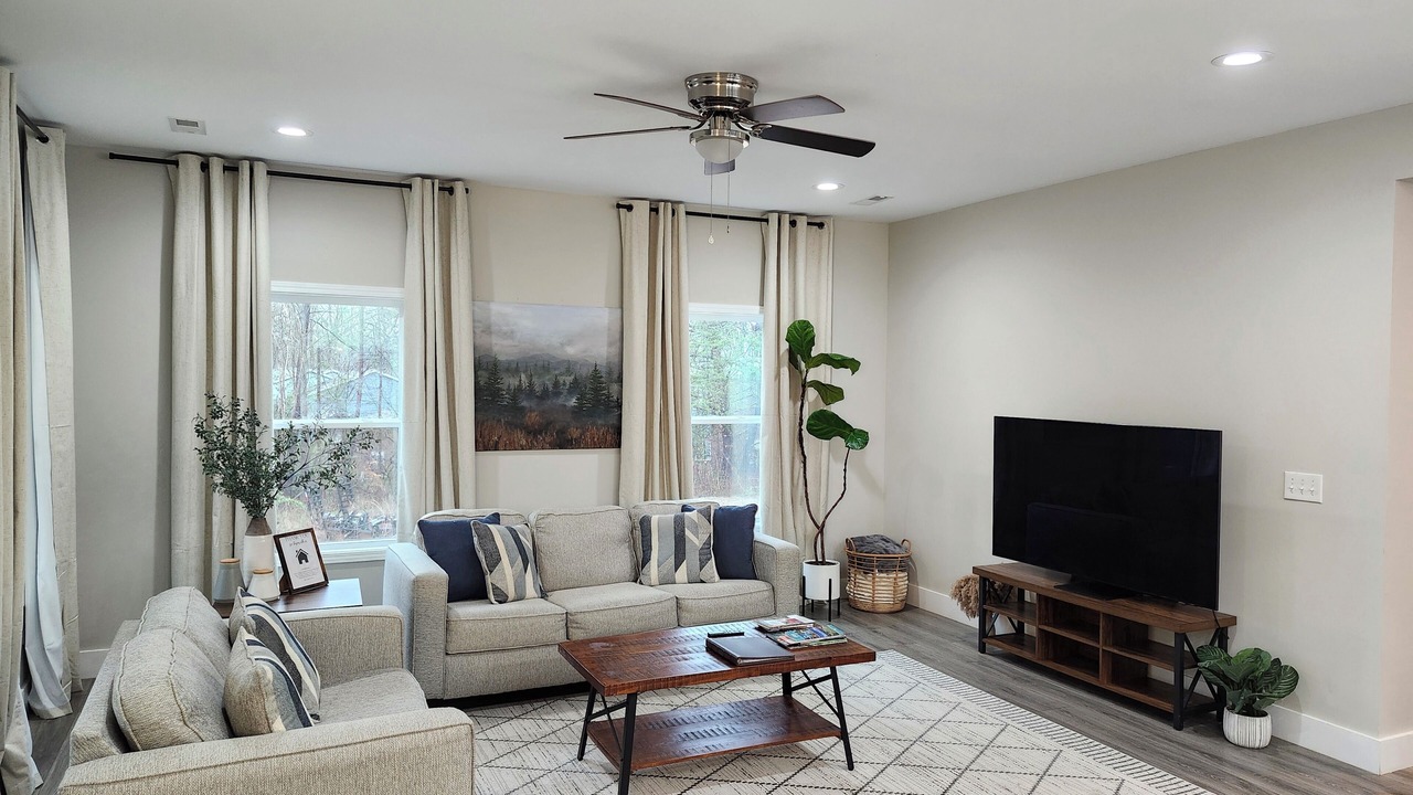 Photo of Livingroom in Landrum