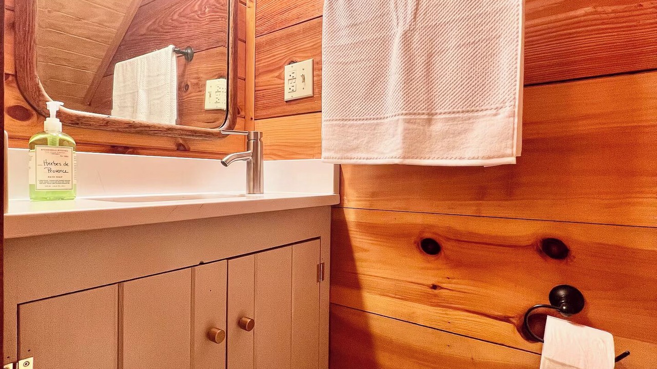 Photo of Bathroom in Crumpler