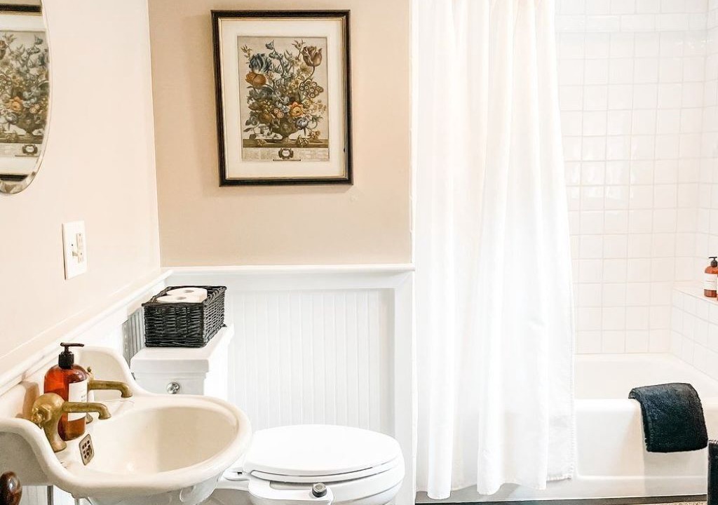 Photo of Bathroom in Mid-Coast and Islands