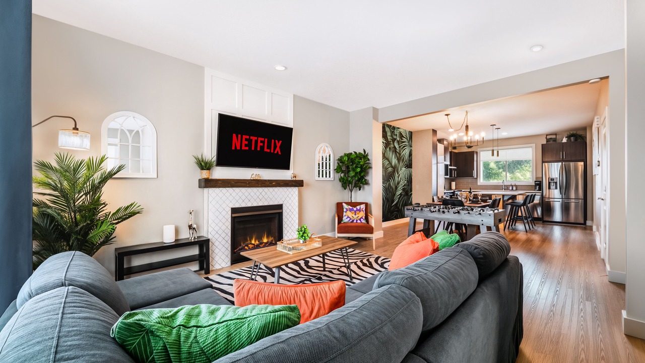 Photo of Livingroom in Southeast Edmonton