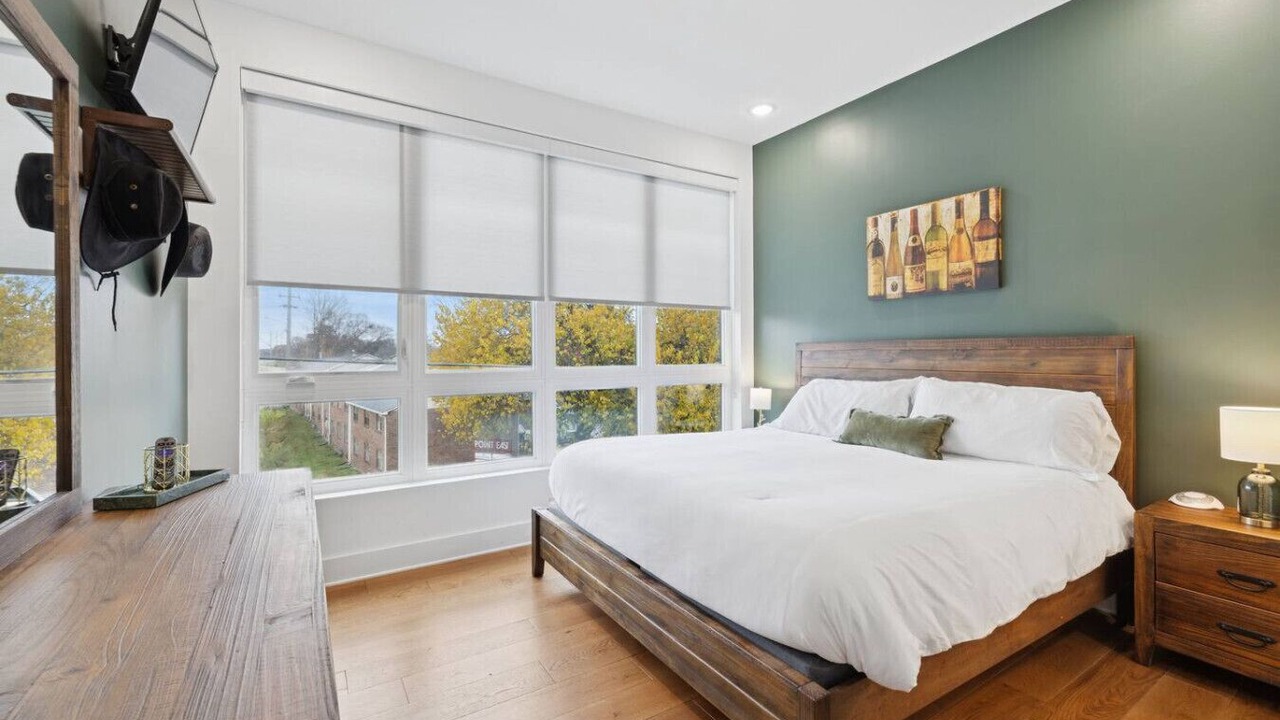 Photo of Bedroom in Inglewood