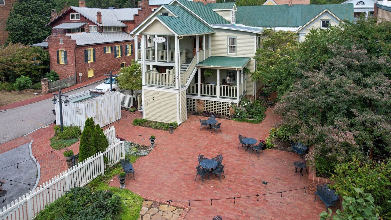 Photo of Others in Jonesborough