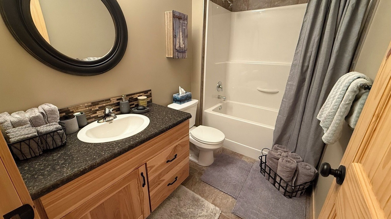 Photo of Bathroom in Division No. 7