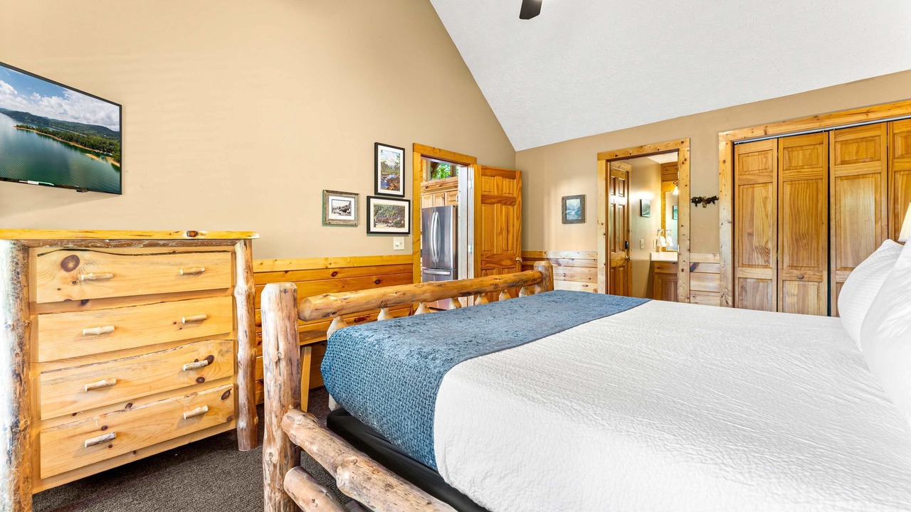 Photo of Bedroom in Black Bear Falls