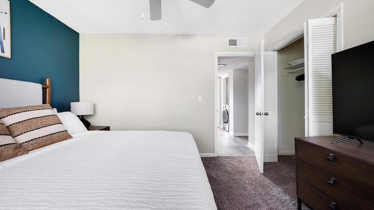 Photo of Bedroom in Hendersonville