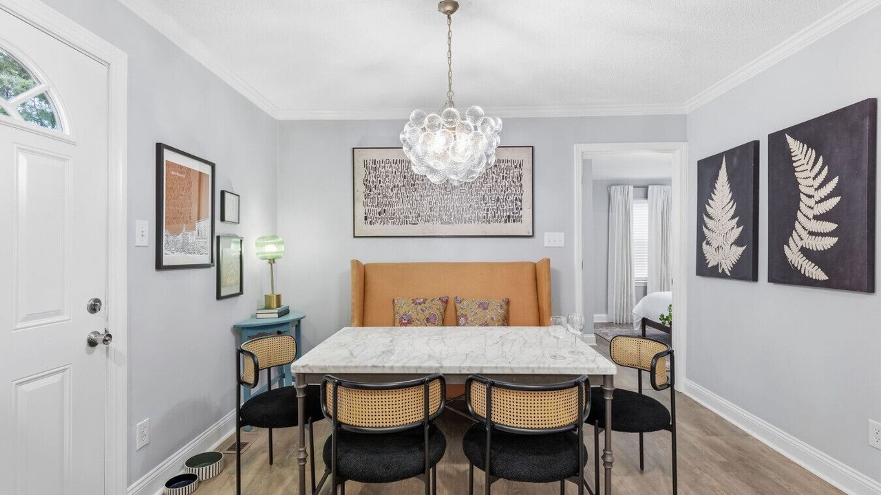 Photo of Livingroom in Matthews
