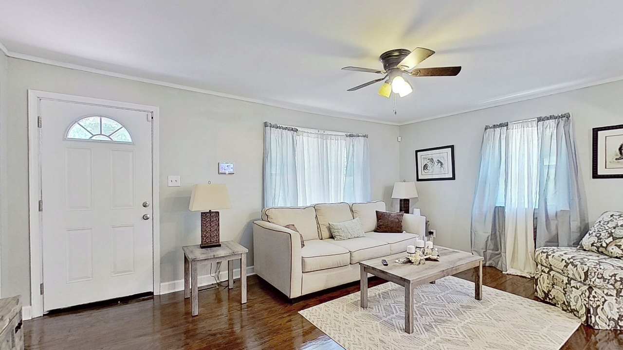 Photo of Livingroom in Macon