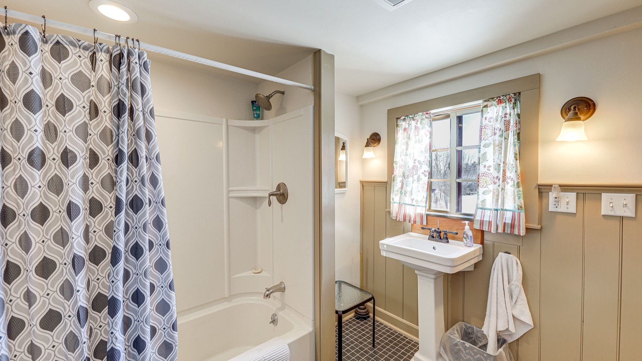 Photo of Bathroom in Center Lovell