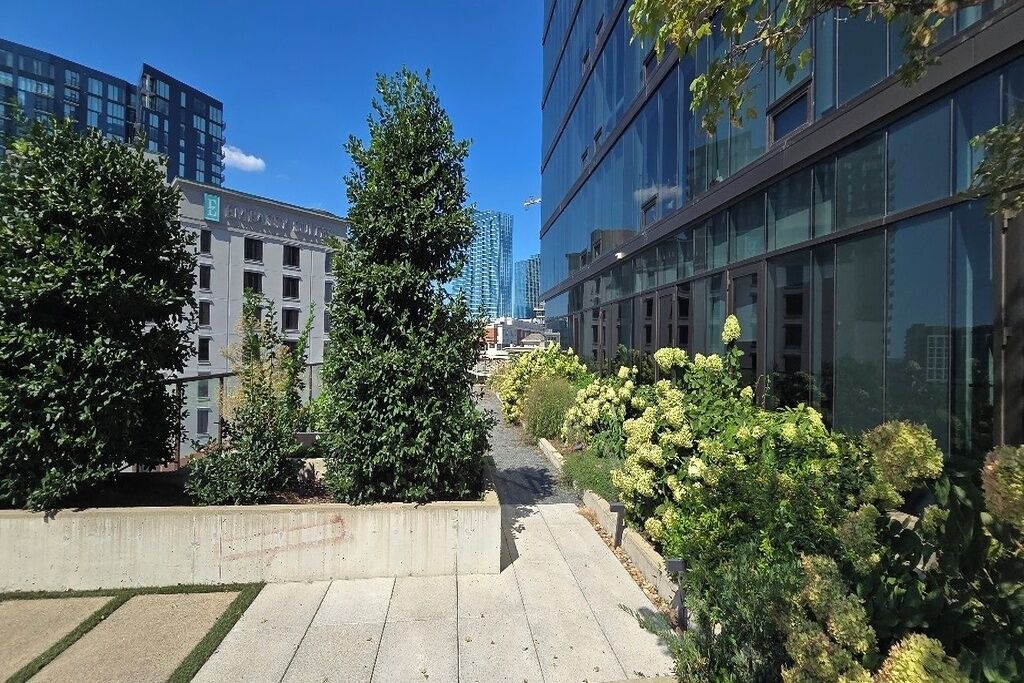 Photo of Outdoor in Music Row