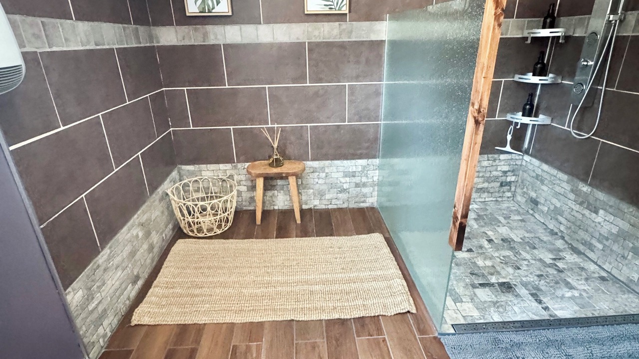 Photo of Bathroom in Clarendon