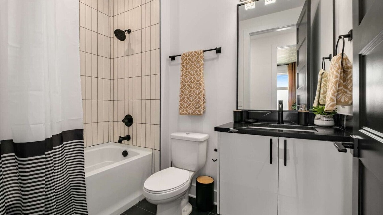 Photo of Bathroom in Cumberland Gardens