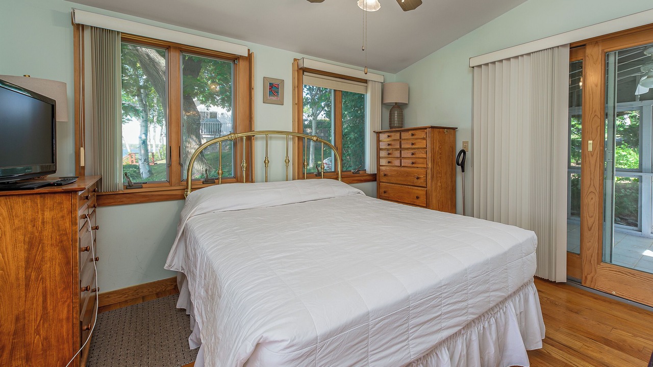 Photo of Bedroom in Mid-Coast and Islands