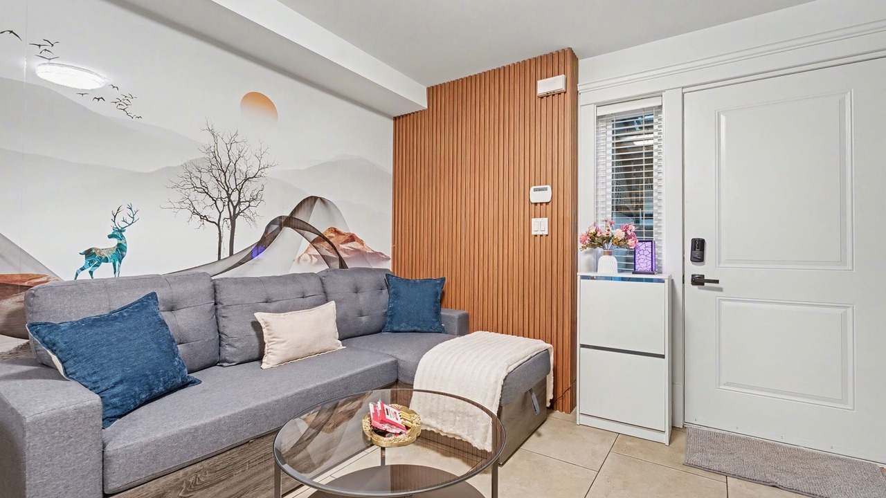 Photo of Livingroom in East Side