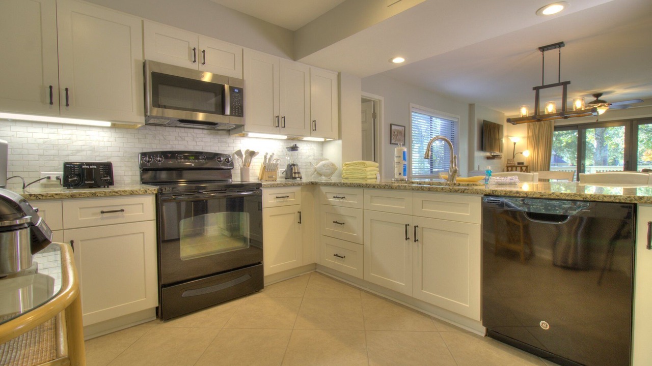 Photo of Kitchen in Arcadian Shores