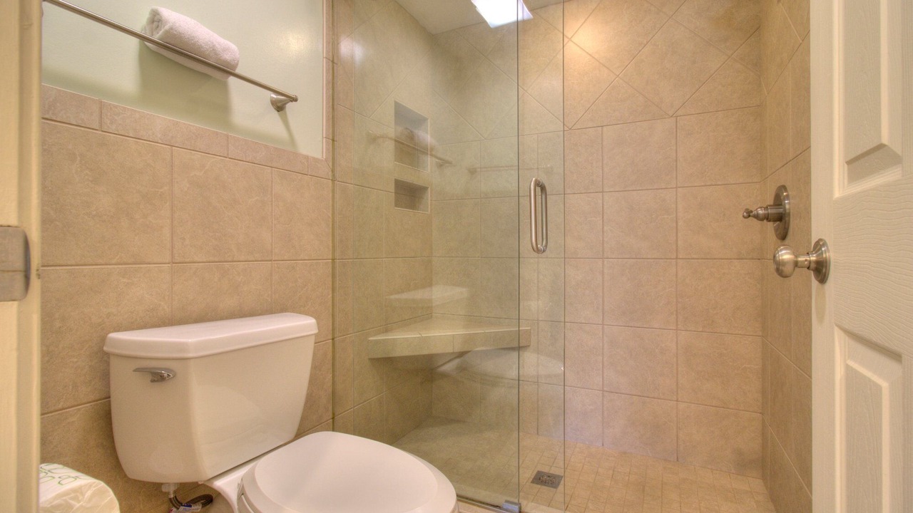 Photo of Bathroom in Arcadian Shores