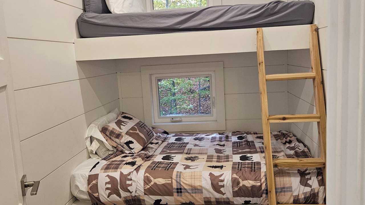 Photo of Bedroom in Armour