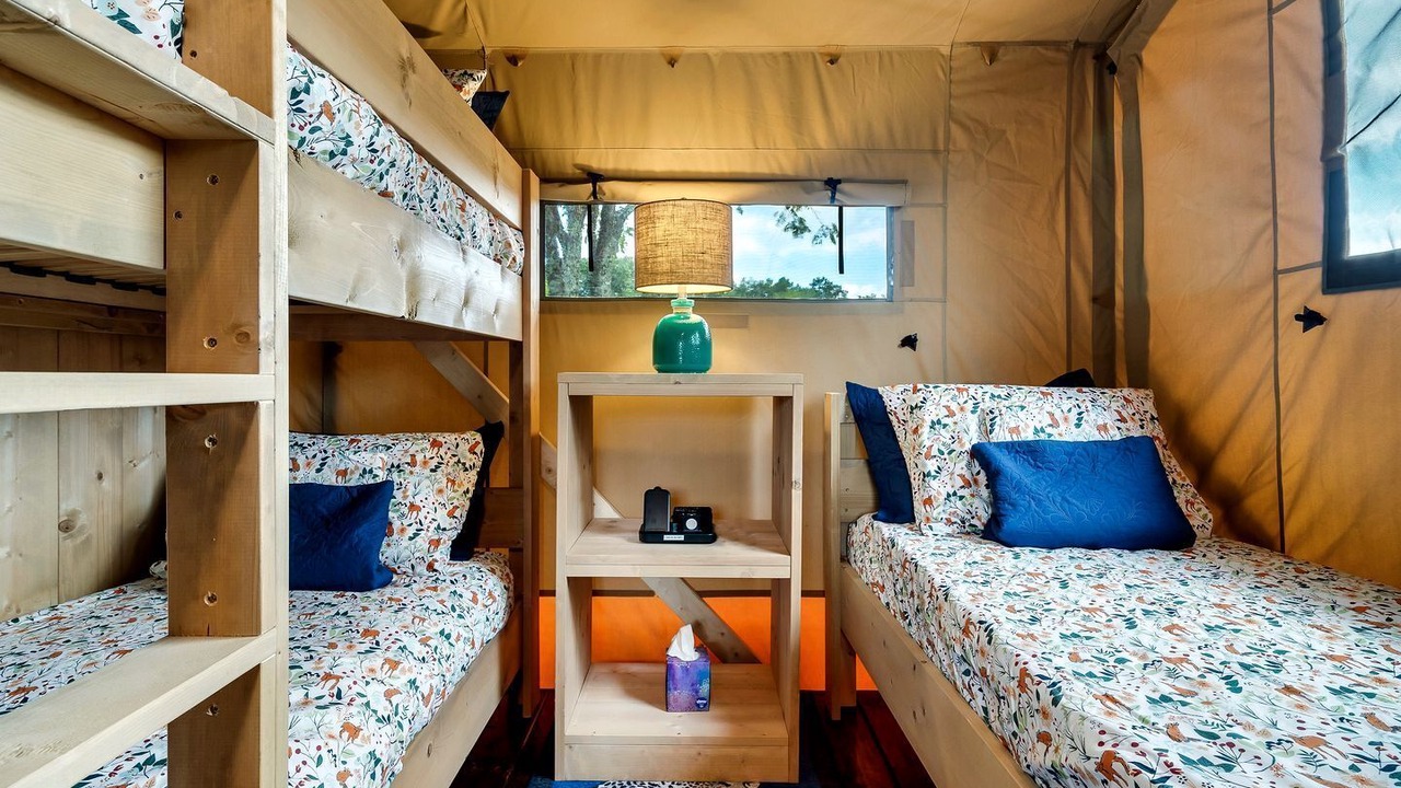 Photo of Bedroom in Wears Valley
