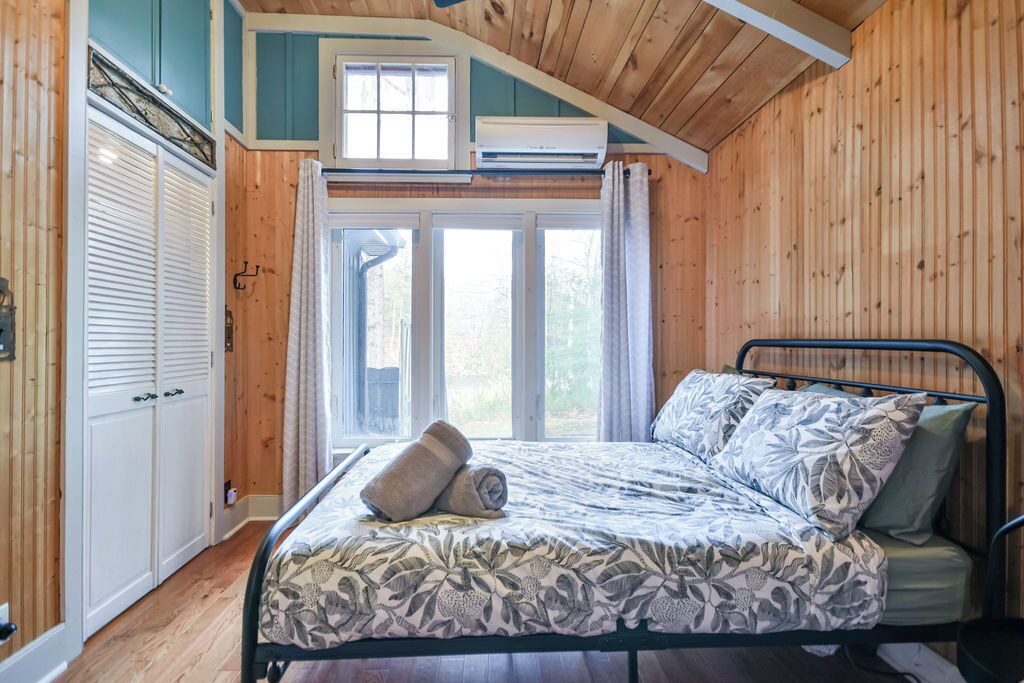 Photo of Bedroom in Washago