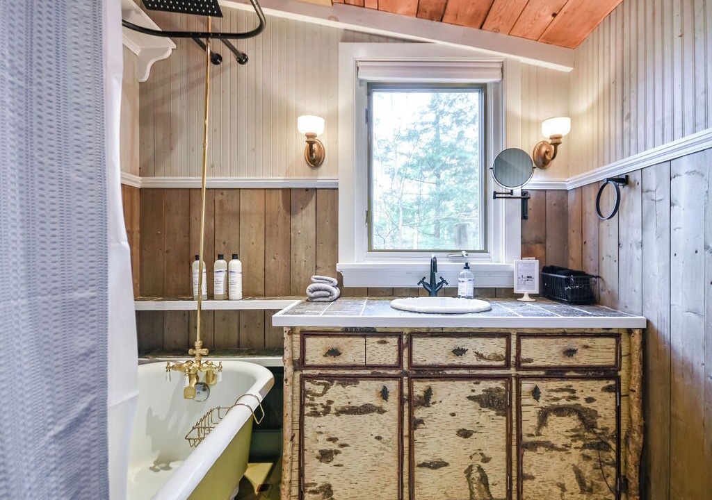Photo of Bathroom in Washago