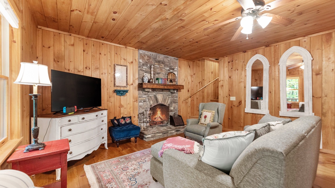 Photo of Livingroom in Todd