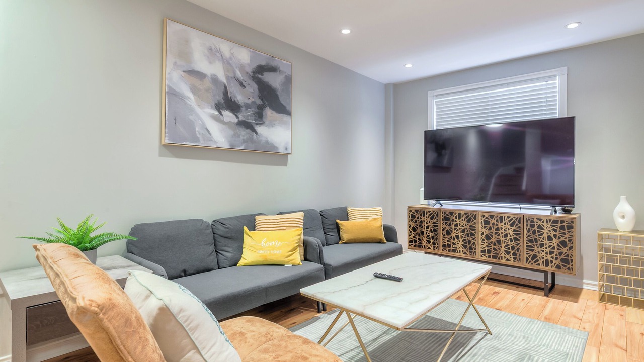 Photo of Livingroom in Richmond Hill