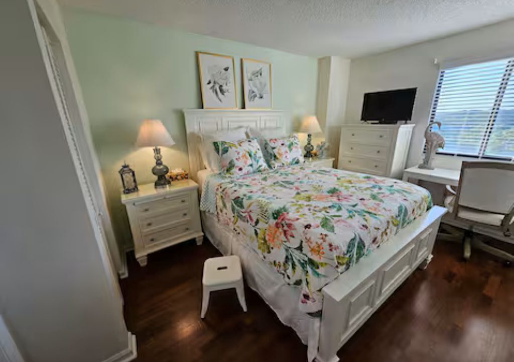 Photo of Bedroom in Windy Hill