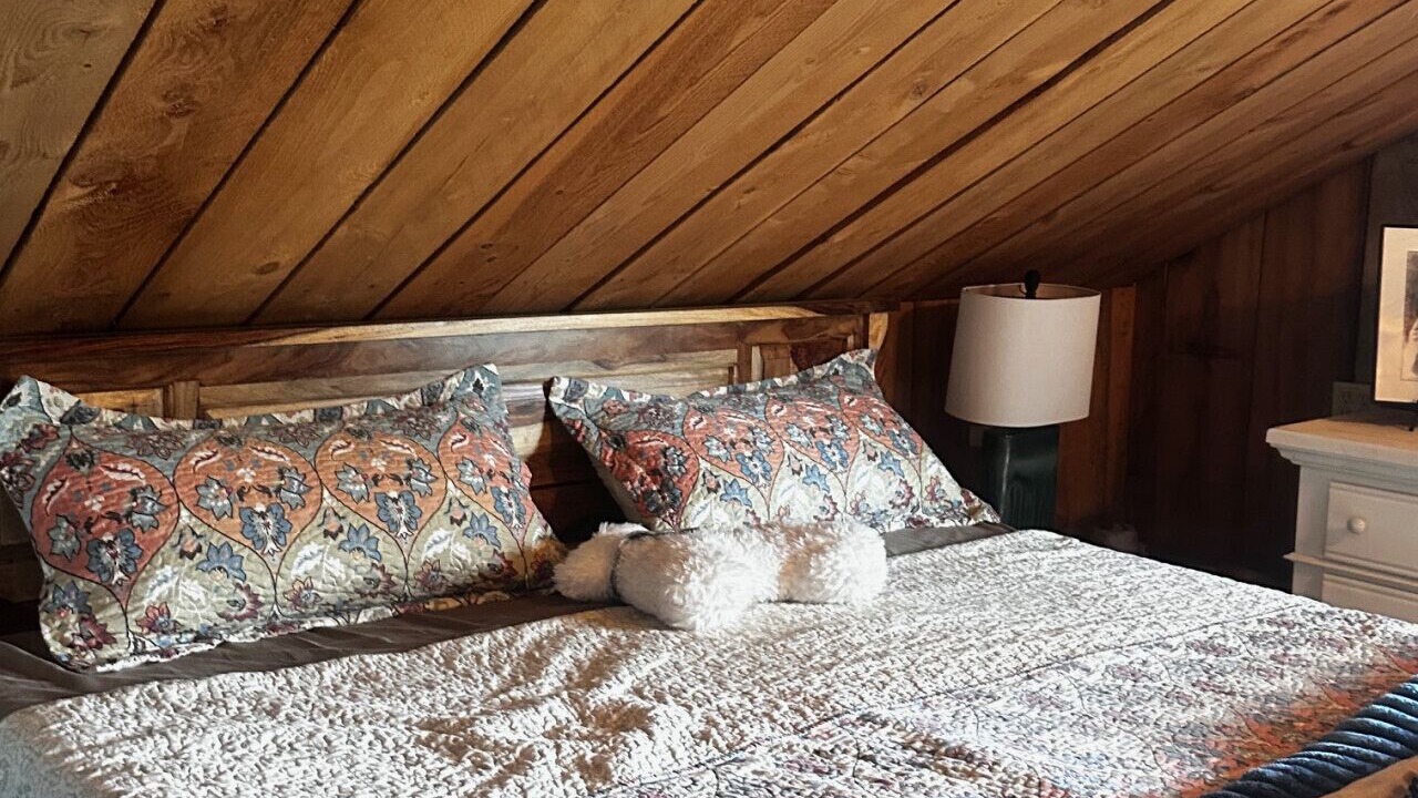 Photo of Bedroom in Mouth of Wilson