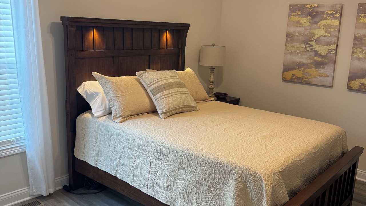 Photo of Bedroom in Scottsville