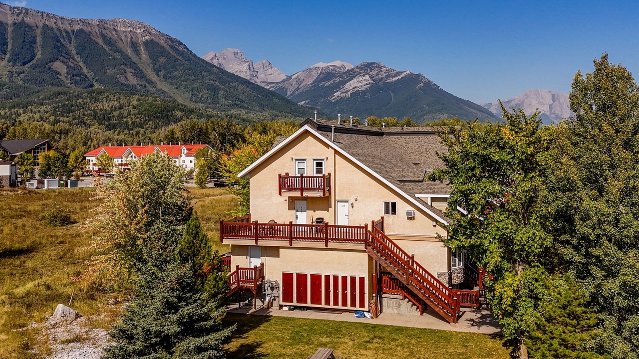 Photo of Patio Balcony in East Kootenay