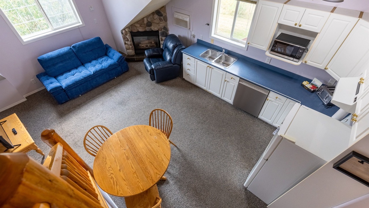 Photo of Livingroom in East Kootenay