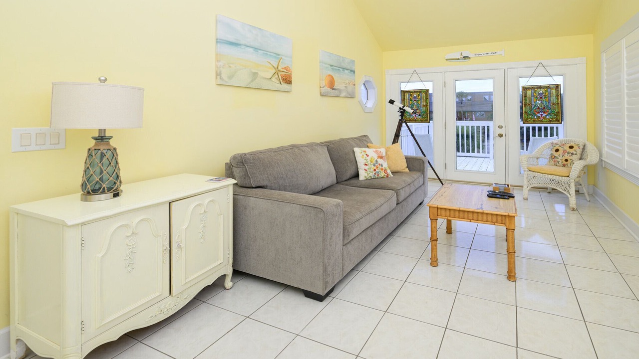 Photo of Livingroom in Long Bay Estates