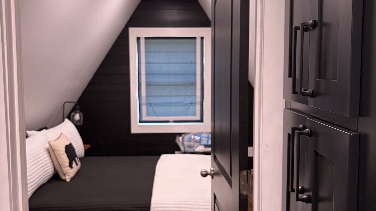 Photo of Bedroom in Beeson