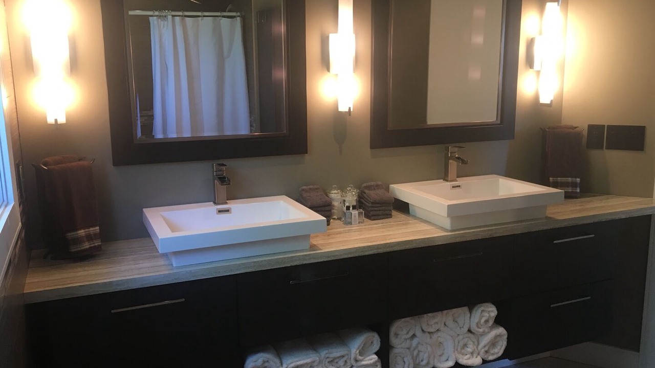Photo of Bathroom in Amherstburg