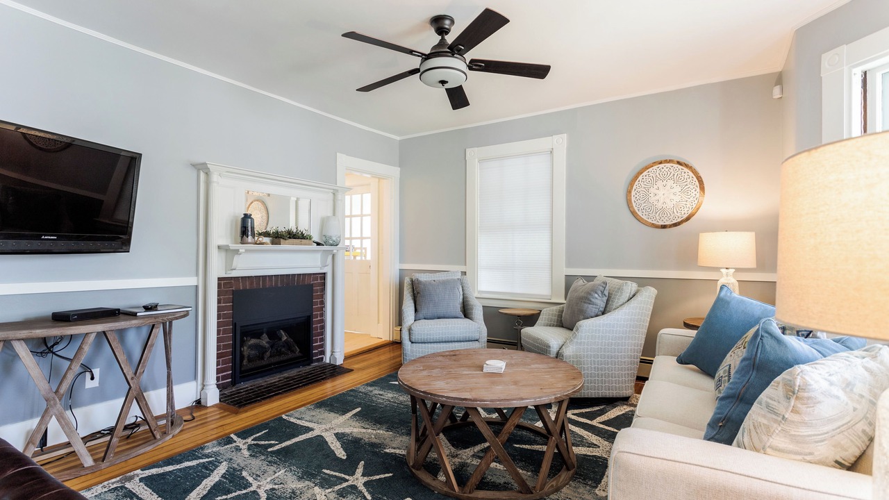 Photo of Livingroom in York Harbor