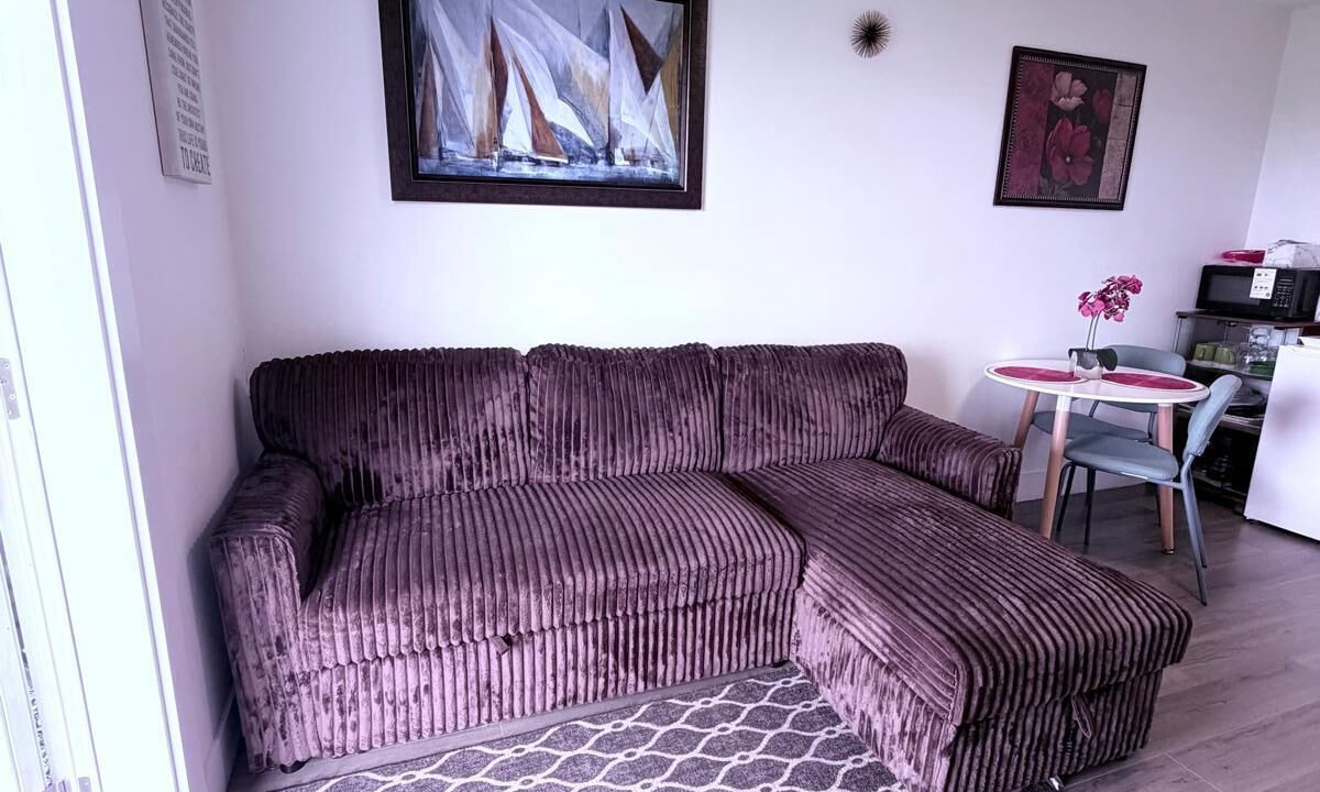 Photo of Livingroom in Fairview