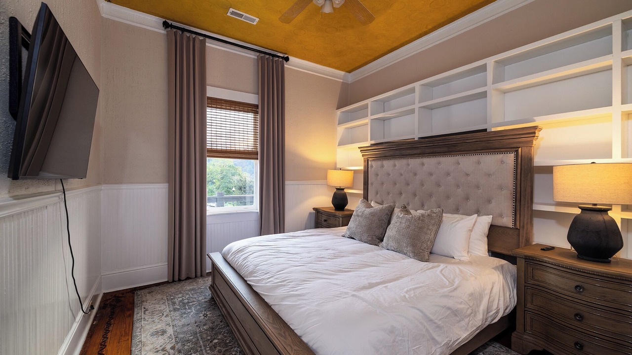 Photo of Bedroom in Bryson City