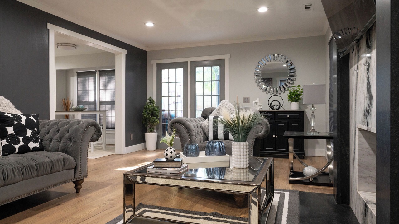 Photo of Livingroom in Matthews