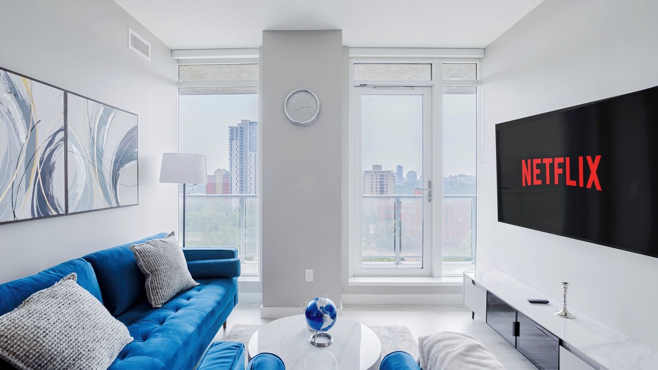 Photo of Livingroom in North Central Edmonton