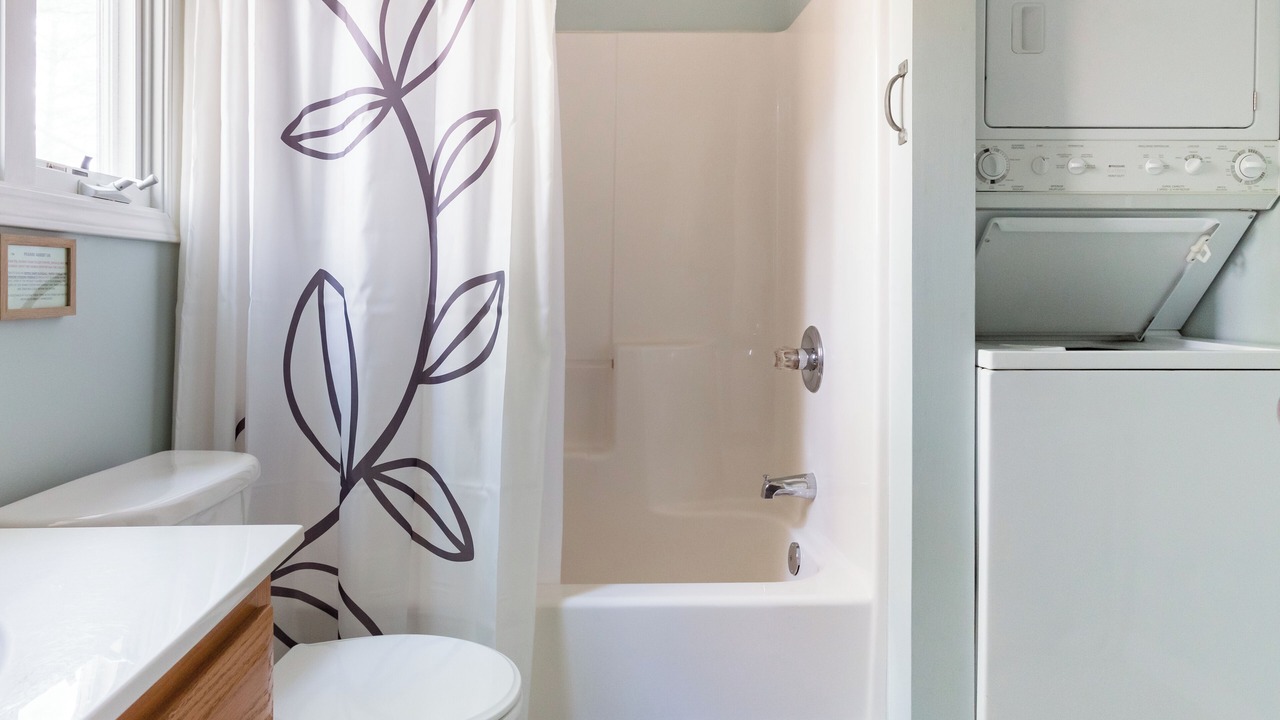 Photo of Bathroom in Arden