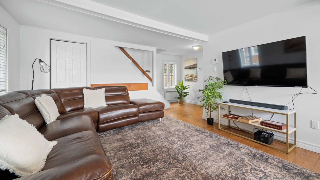 Photo of Livingroom in Petite-Riviere-Saint-Francois