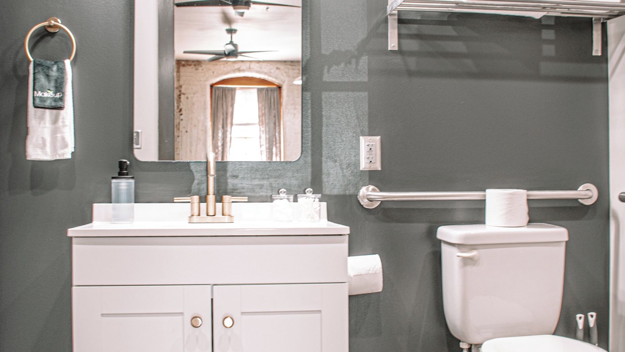 Photo of Bathroom in Downtown Knoxville