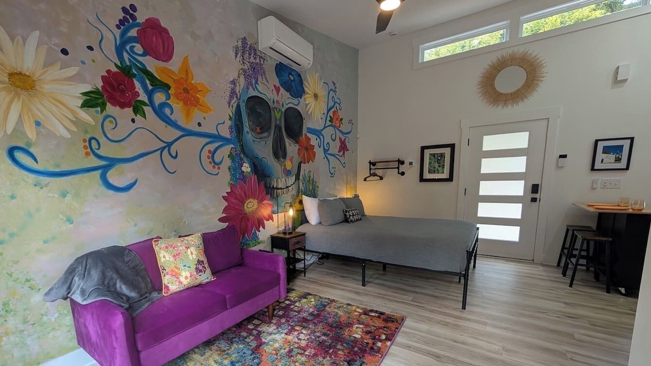 Photo of Livingroom in Southeast Raleigh