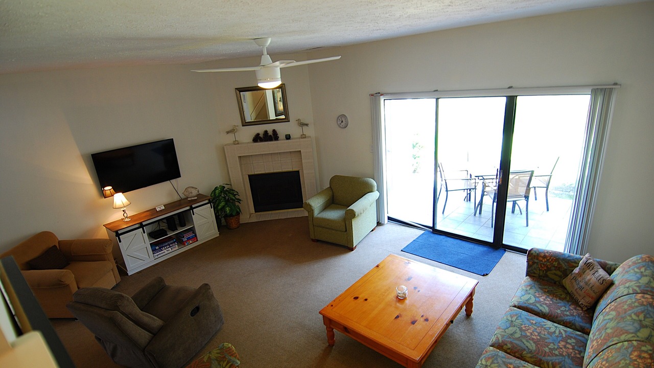 Photo of Livingroom in Arcadian Shores