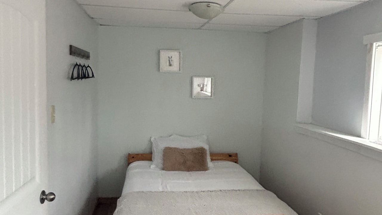 Photo of Bedroom in Glenmont