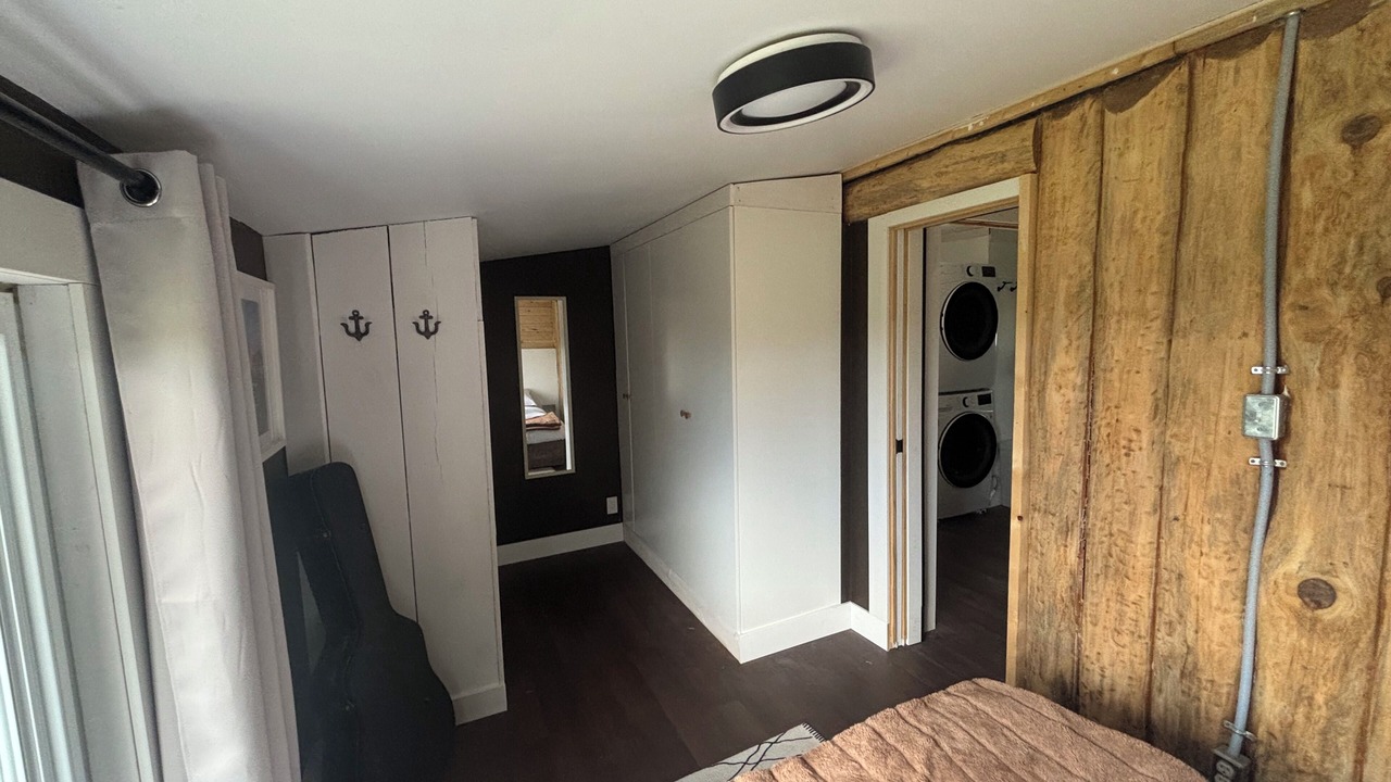 Photo of Bedroom in Glenmont