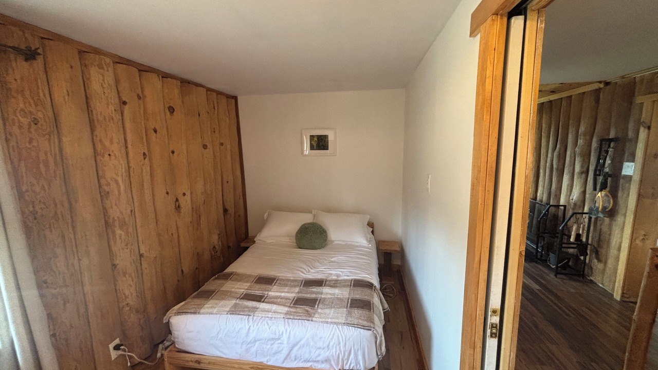 Photo of Bedroom in Glenmont